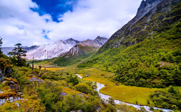 稻城亚丁旅游