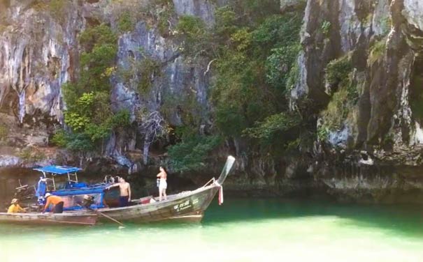 泰国普吉岛旅游：割喉岛景区泛舟