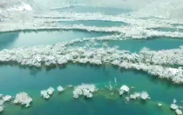 川西春节旅游：九寨沟雪景