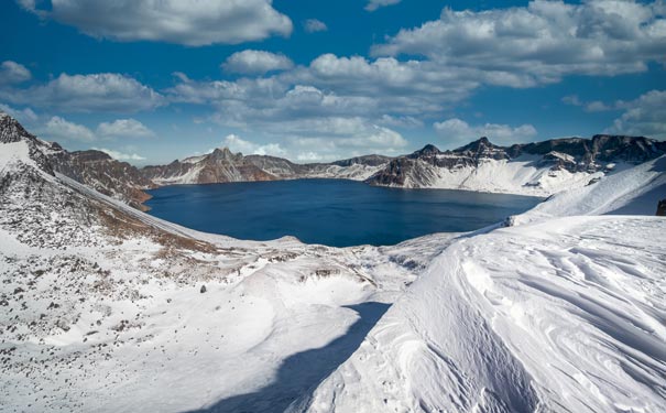 长白山天池初冬雪景