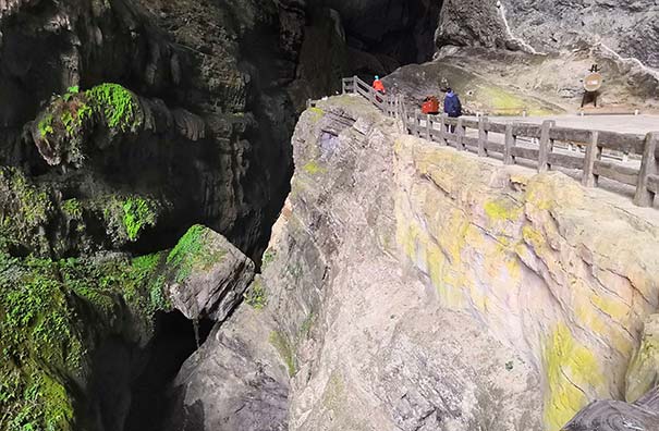 武隆旅游：龙水峡地缝景区