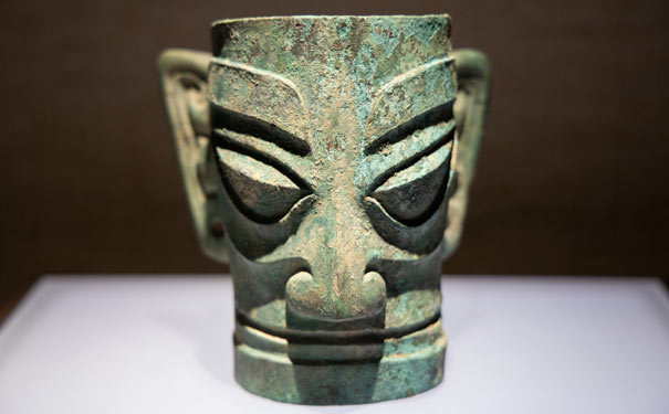 三星堆博物馆：青铜人面具