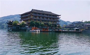 河湾山寨景区