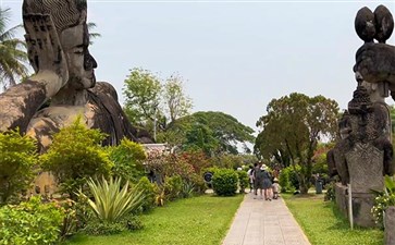 老挝旅游：万象香昆寺