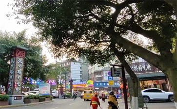 四川旅游：乐山张公桥美食街