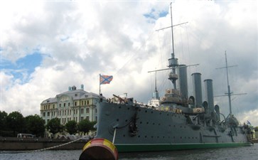 圣彼得堡喀琅施塔得军港的阿尔芙乐巡洋舰