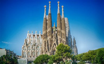 欧洲旅游：西班牙巴塞罗那圣家族大教堂