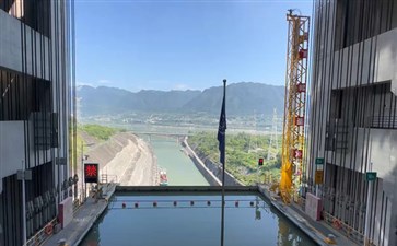 三峡大坝垂直升船机