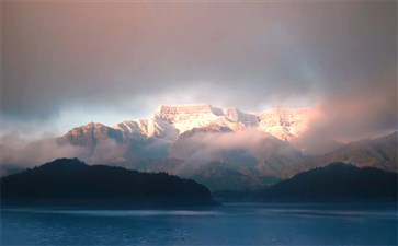 瓦屋山雅女湖