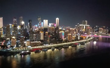 重庆城上天幕乐游观光塔赏重庆夜景