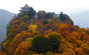 甘肃崆峒山秋景