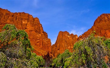 新疆天山神秘大峡谷