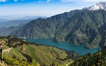 新疆天山天池